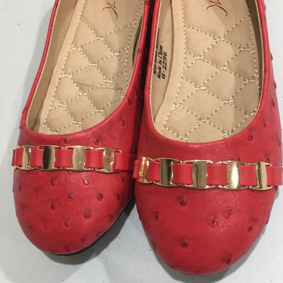 Red faux ostrich ballet flats by Victoria K, S 6.5 - Picture 7 of 8